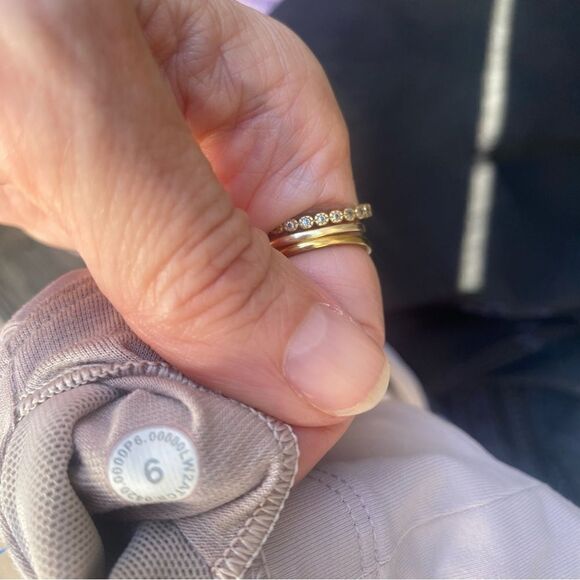 LuluLemon Free to Be High-Neck Longline Bra - Wild
Light Support, A/B Cup - Picture 10 of 13